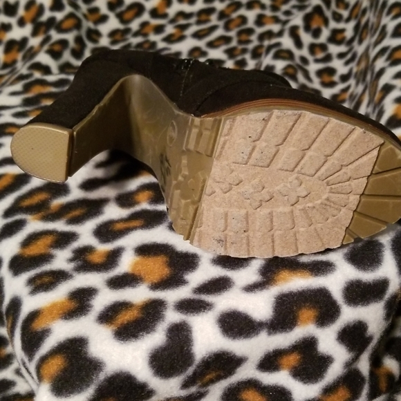 Mossimo " Black Ankle " Double Buckle Boots - Picture 6 of 6